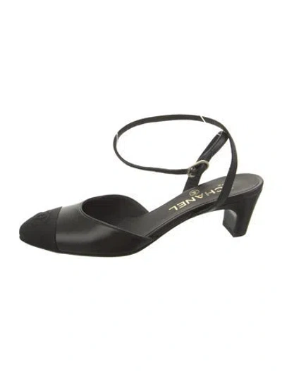 Pre-owned Chanel Interlocking Cc Logo Leather Slingback Pumps In Black
