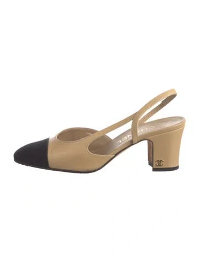 Pre-owned Chanel Interlocking Cc Logo Leather Slingback Pumps In Black/neutrals