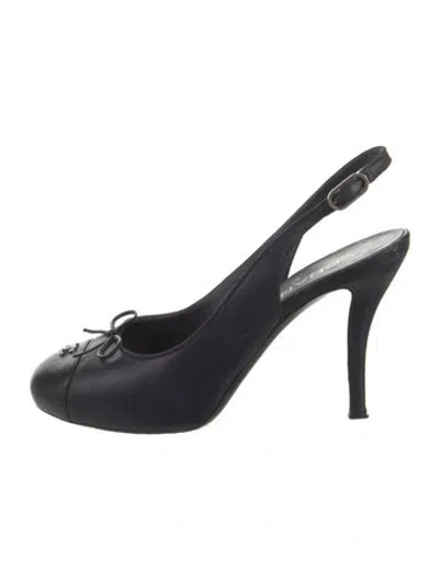 Pre-owned Chanel Interlocking Cc Logo Leather Slingback Pumps In Blue