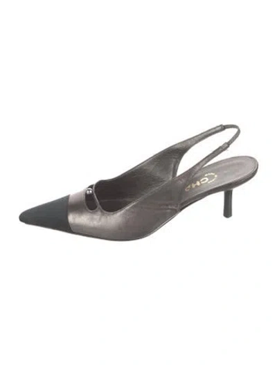 Pre-owned Chanel Interlocking Cc Logo Leather Slingback Pumps In Gray