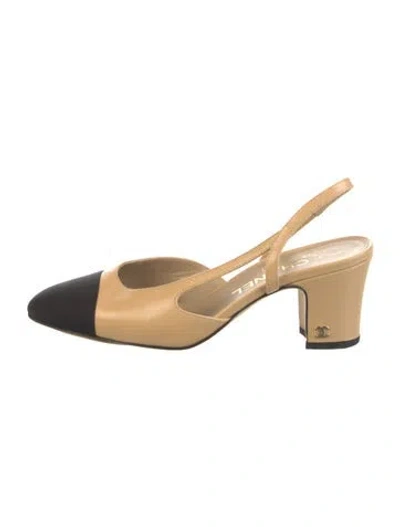 Pre-owned Chanel Interlocking Cc Logo Leather Slingback Pumps In Neutral