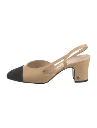 Pre-owned Chanel Interlocking Cc Logo Leather Slingback Pumps In Neutral