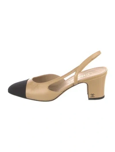 Pre-owned Chanel Interlocking Cc Logo Leather Slingback Pumps In Neutral