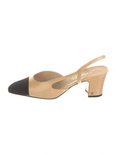 Pre-owned Chanel Interlocking Cc Logo Leather Slingback Pumps In Neutral