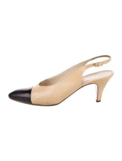Pre-owned Chanel Interlocking Cc Logo Leather Slingback Pumps In Neutral