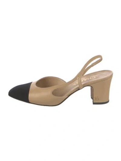 Pre-owned Chanel Interlocking Cc Logo Leather Slingback Pumps In Neutral