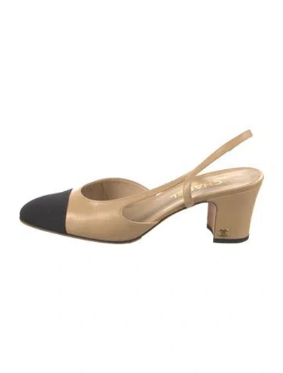 Pre-owned Chanel Interlocking Cc Logo Leather Slingback Pumps In Neutral
