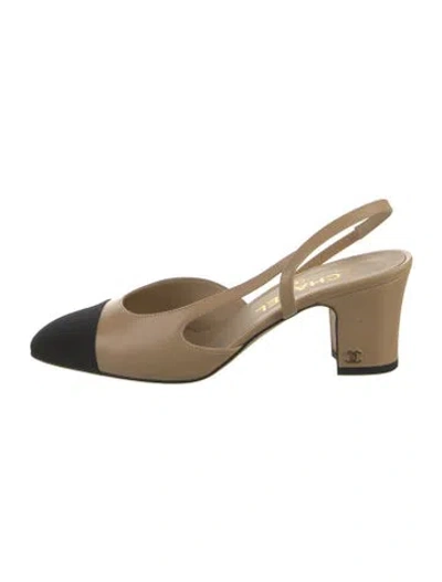 Pre-owned Chanel Interlocking Cc Logo Leather Slingback Pumps In Neutral