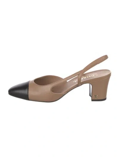 Pre-owned Chanel Interlocking Cc Logo Leather Slingback Pumps In Neutral
