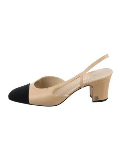 Pre-owned Chanel Interlocking Cc Logo Leather Slingback Pumps In Neutrals