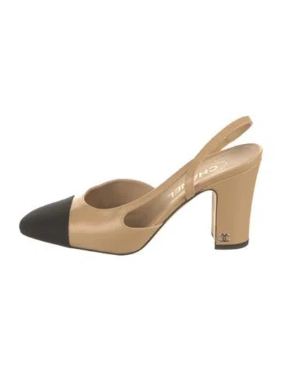Pre-owned Chanel Interlocking Cc Logo Leather Slingback Pumps In Neutrals