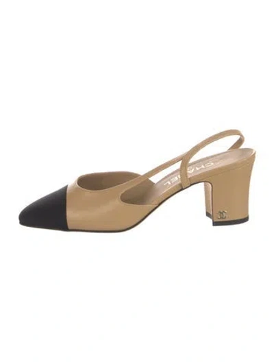 Pre-owned Chanel Interlocking Cc Logo Leather Slingback Pumps In Neutrals