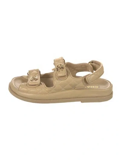 Pre-owned Chanel Interlocking Cc Logo Leather Slingback Sandals In Neutral