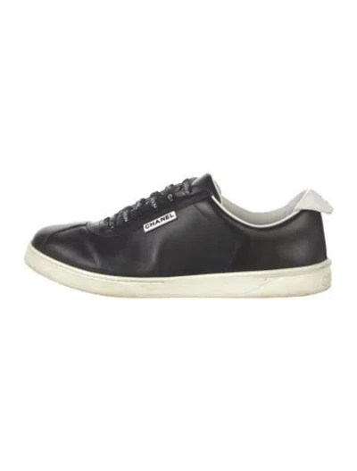 Pre-owned Chanel Interlocking Cc Logo Leather Sneakers In Black