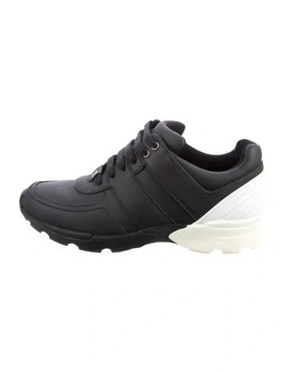Pre-owned Chanel Interlocking Cc Logo Leather Sneakers In Black