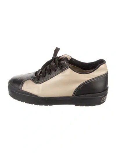 Pre-owned Chanel Interlocking Cc Logo Leather Sneakers In Neutral