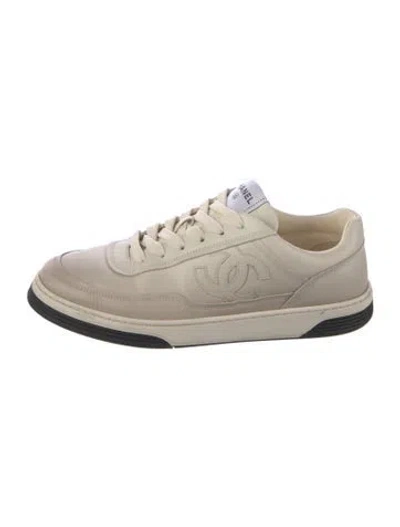 Pre-owned Chanel Interlocking Cc Logo Leather Sneakers In Neutral