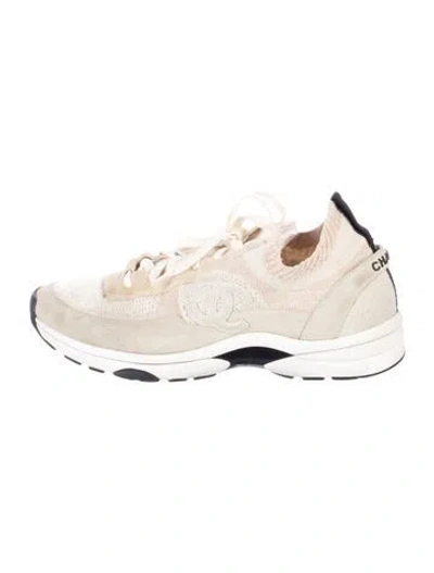 Pre-owned Chanel Interlocking Cc Logo Leather Trim Embellishment Sneakers In Neutral