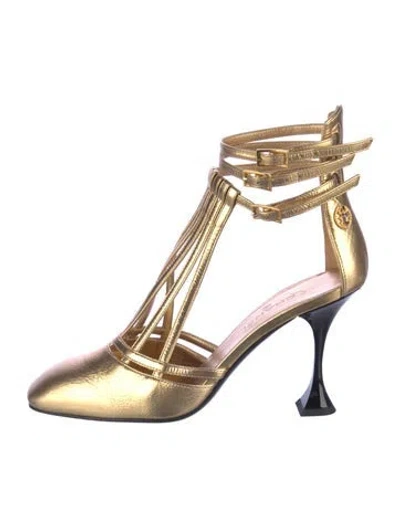 Pre-owned Chanel Interlocking Cc Logo Leather T-strap Pumps In Gold