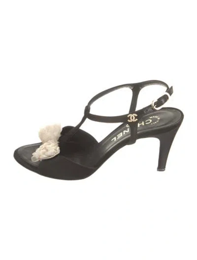 Pre-owned Chanel Interlocking Cc Logo Leather T-strap Sandals In Black