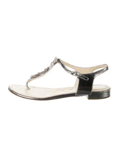 Pre-owned Chanel Interlocking Cc Logo Leather T-strap Sandals In Metallic/silver