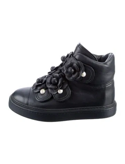 Pre-owned Chanel Interlocking Cc Logo Leather Wedge Sneakers In Black