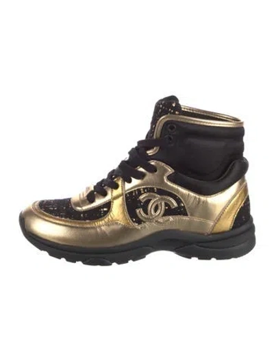 Pre-owned Chanel Interlocking Cc Logo Leather Wedge Sneakers In Gold