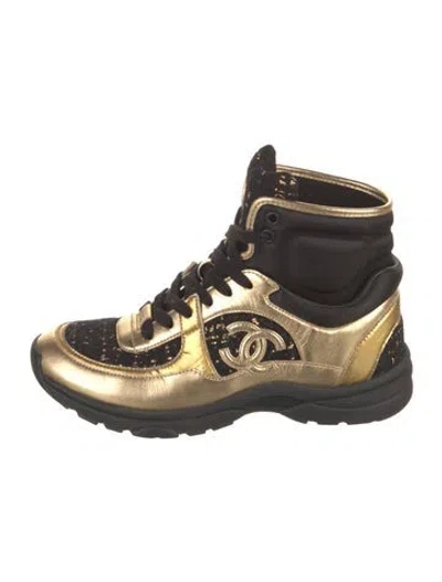 Pre-owned Chanel Interlocking Cc Logo Leather Wedge Sneakers In Gold