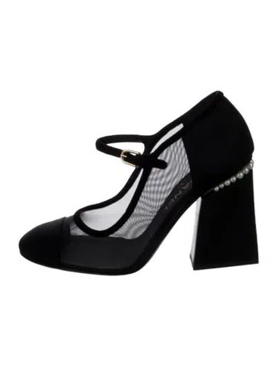 Pre-owned Chanel Interlocking Cc Logo Mesh Pumps In Black
