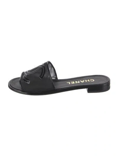 Pre-owned Chanel Interlocking Cc Logo Mesh Slides In Black