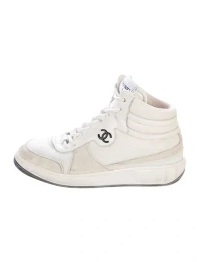 Pre-owned Chanel Interlocking Cc Logo Mesh Sneakers In White