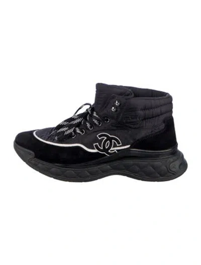 Pre-owned Chanel Interlocking Cc Logo Nylon Athletic Sneakers In Black