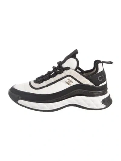 Pre-owned Chanel Interlocking Cc Logo Nylon Athletic Sneakers In Black/white