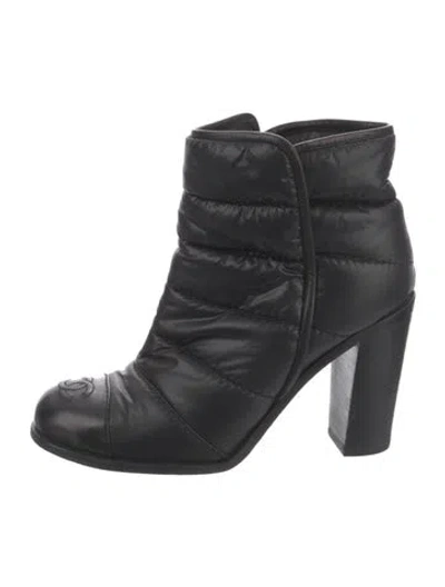 Pre-owned Chanel Interlocking Cc Logo Nylon Boots In Black