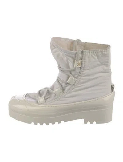 Pre-owned Chanel Interlocking Cc Logo Nylon Lace-up Boots In White