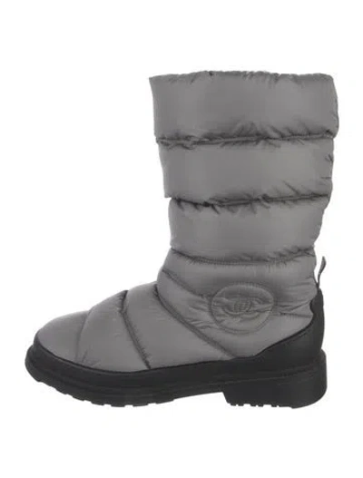 Pre-owned Chanel Interlocking Cc Logo Nylon Rain Boots In Gray