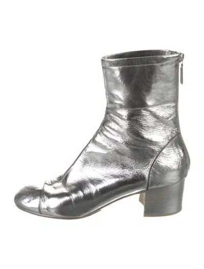 Pre-owned Chanel Interlocking Cc Logo Patent Leather Boots