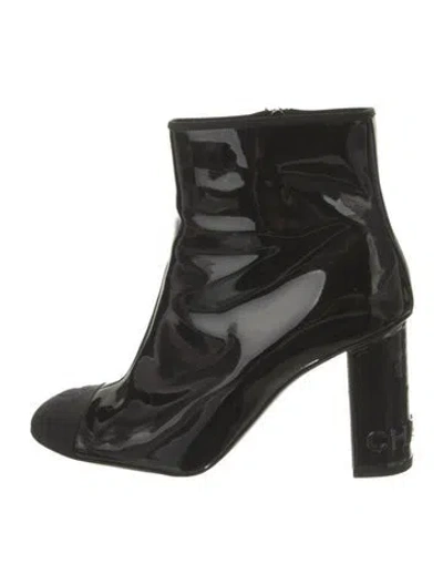 Pre-owned Chanel Interlocking Cc Logo Patent Leather Boots In Black
