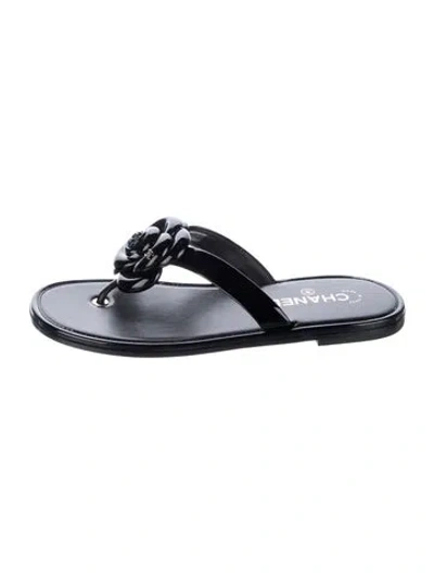 Pre-owned Chanel Interlocking Cc Logo Patent Leather Flip Flops In Black