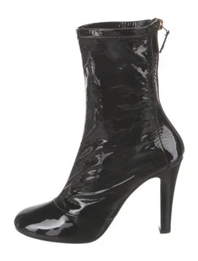 Pre-owned Chanel Interlocking Cc Logo Patent Leather Lace-up Boots In Black