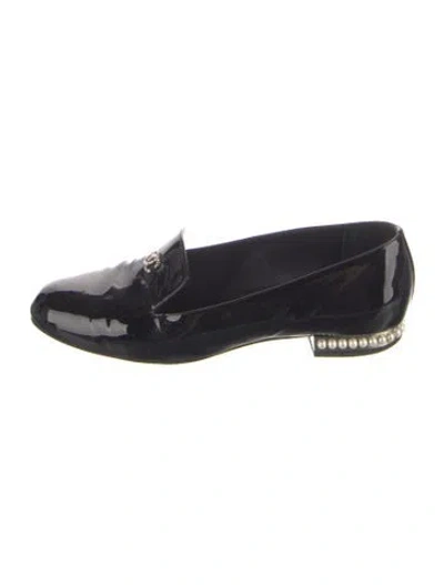 Pre-owned Chanel Interlocking Cc Logo Patent Leather Loafers In Black