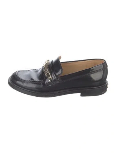 Pre-owned Chanel Interlocking Cc Logo Patent Leather Loafers In Black