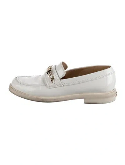 Pre-owned Chanel Interlocking Cc Logo Patent Leather Loafers In Neutrals