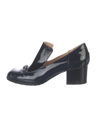 Pre-owned Chanel Interlocking Cc Logo Patent Leather Pumps In Blue