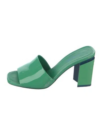 Pre-owned Chanel Interlocking Cc Logo Patent Leather Slides In Green