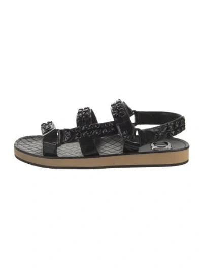 Pre-owned Chanel Interlocking Cc Logo Patent Leather Slingback Sandals In Black