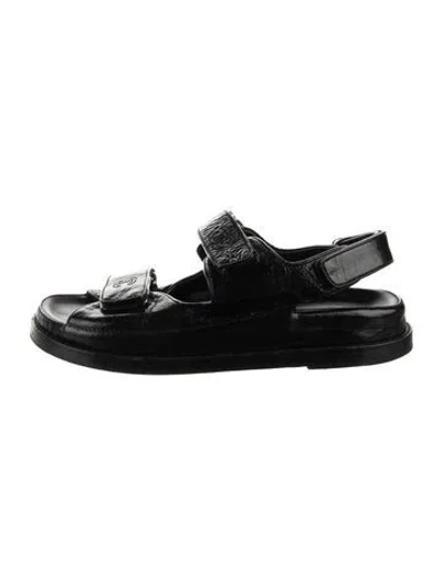 Pre-owned Chanel Interlocking Cc Logo Patent Leather Slingback Sandals In Black