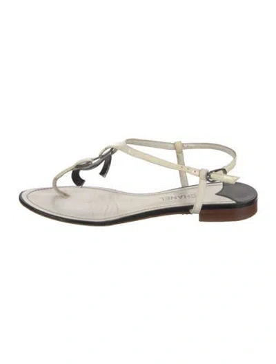 Pre-owned Chanel Interlocking Cc Logo Patent Leather T-strap Sandals In White