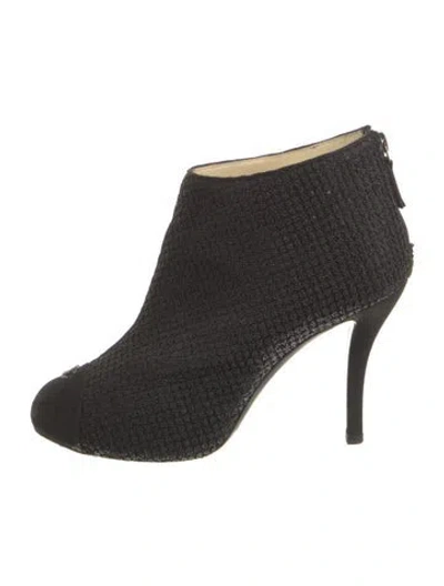 Pre-owned Chanel Interlocking Cc Logo Pumps In Black