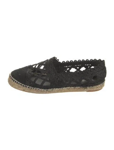 Pre-owned Chanel Interlocking Cc Logo Raffia Espadrilles In Black
